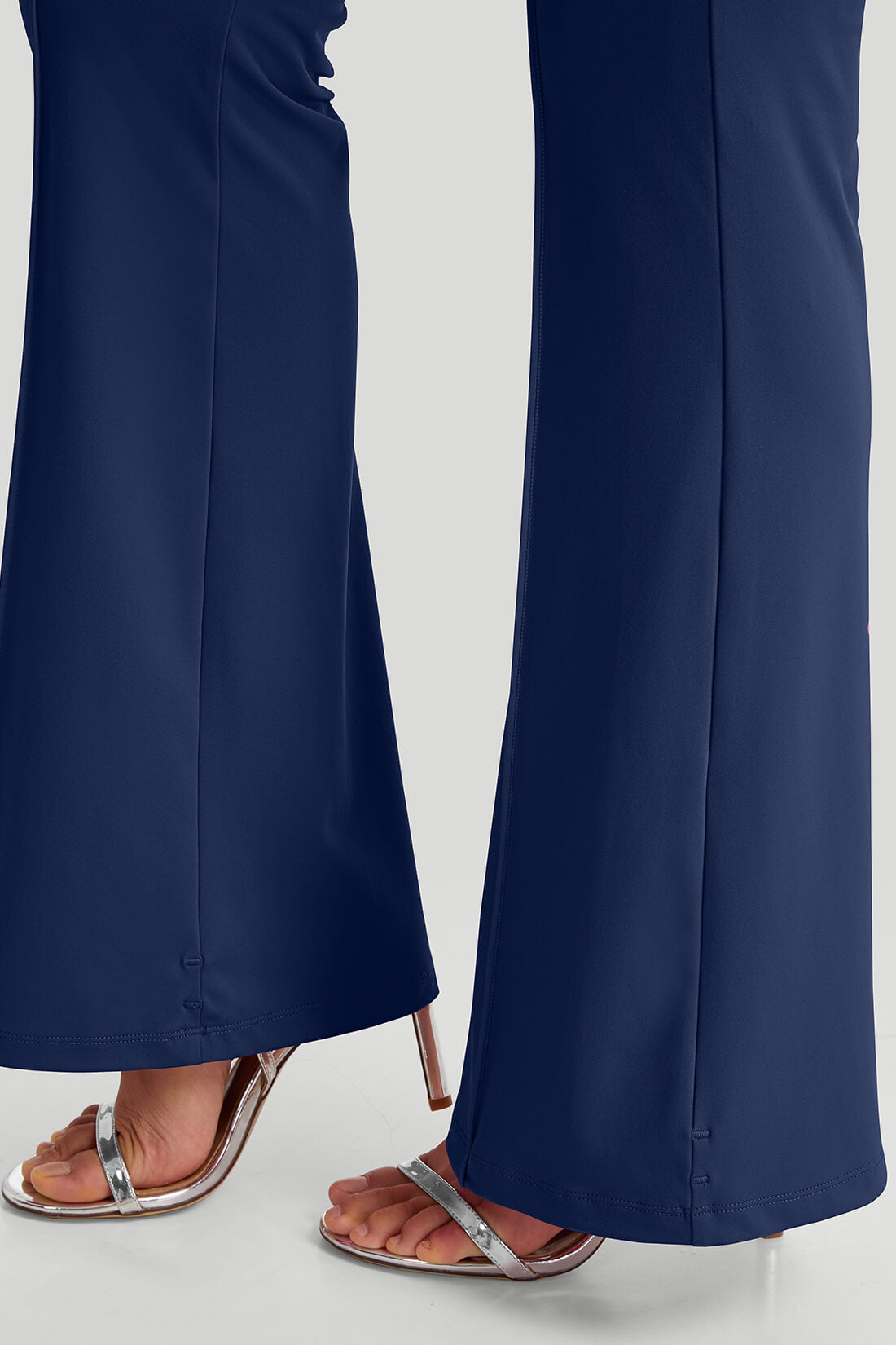 Calça Flare de Cintura Alta - Elegância e Modelagem Justa Azul Zafire
