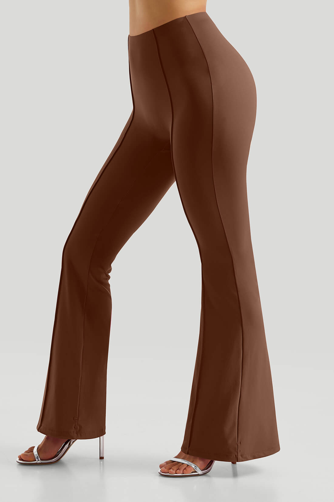 Calça Flare de Cintura Alta - Elegância e Modelagem Justa Marrom Zafire