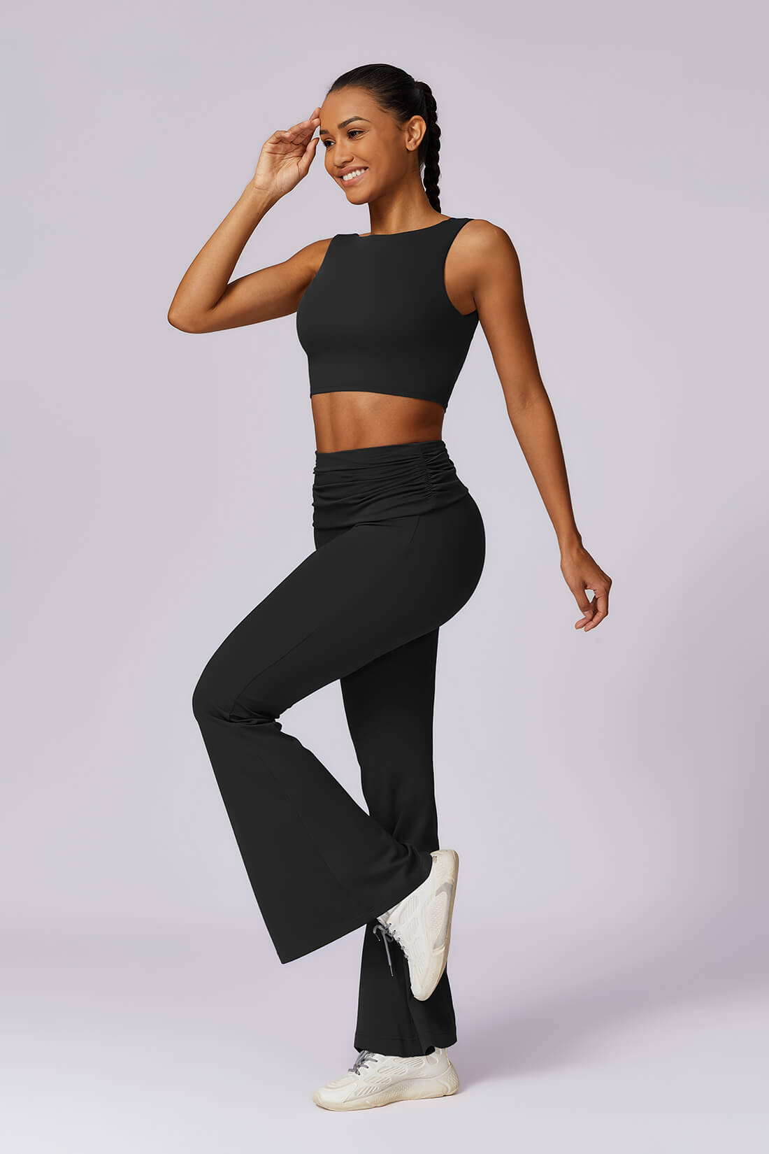 Conjunto com Blusa Decotada e Calça Flare Preto Zafire