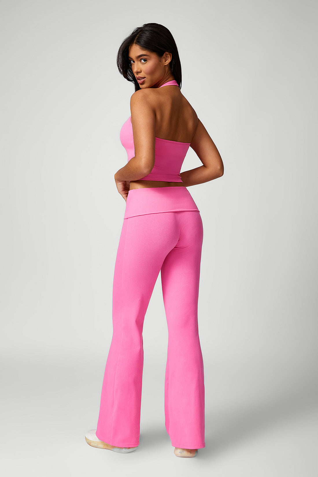 Conjunto com Blusa Gola Halter e Calça Flare Rosa Zafire